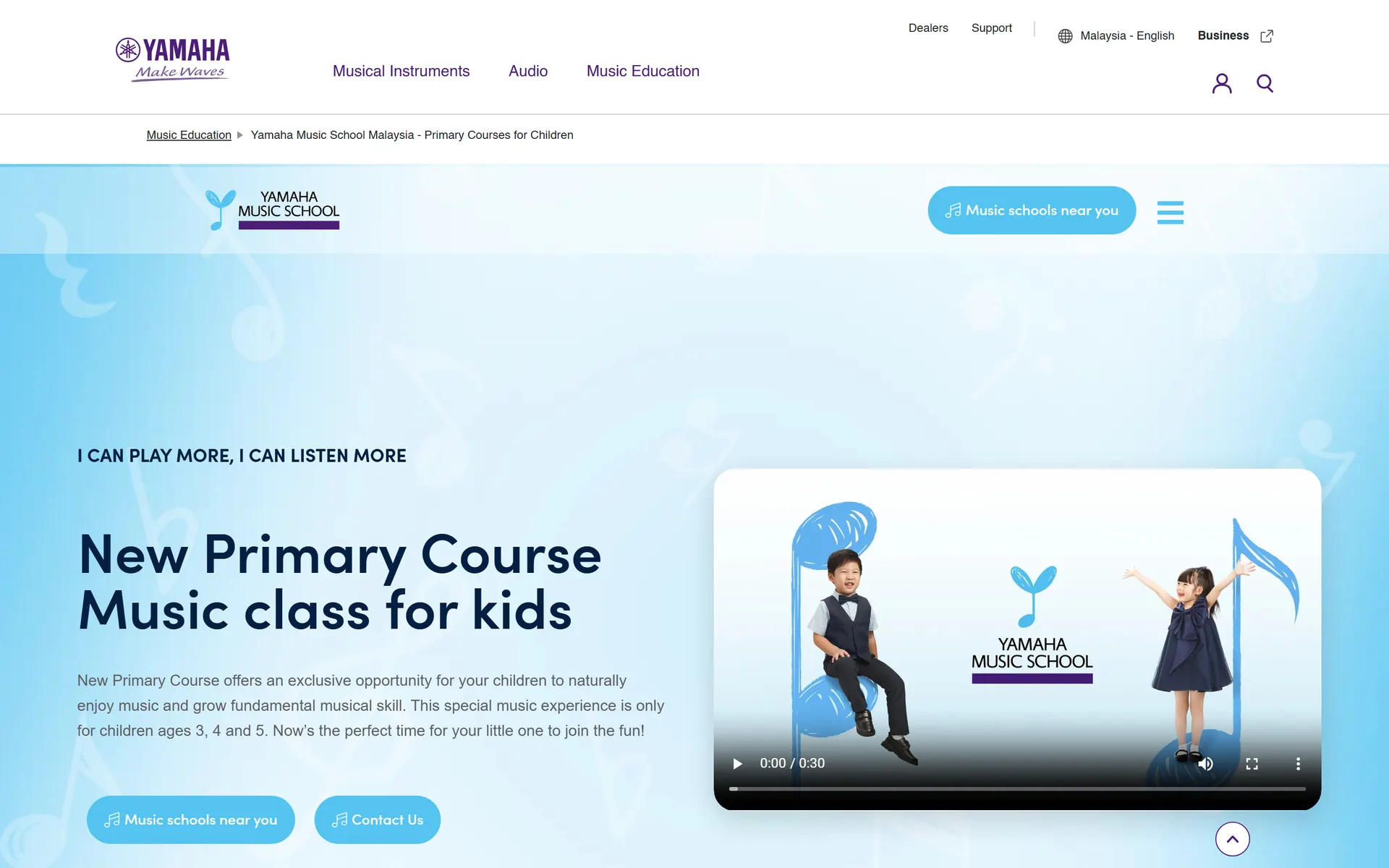 Yamaha Music School's New Primary Course landing page on desktop: the headline 'New Primary Course — Music class for kids' beside an introduction video of two young students on hand-drawn musical notes